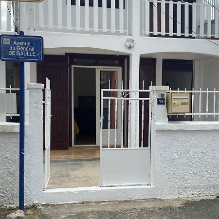 Appartement A Proximite De La Plage Du Bourg ! Sainte-Anne  Exteriér fotografie