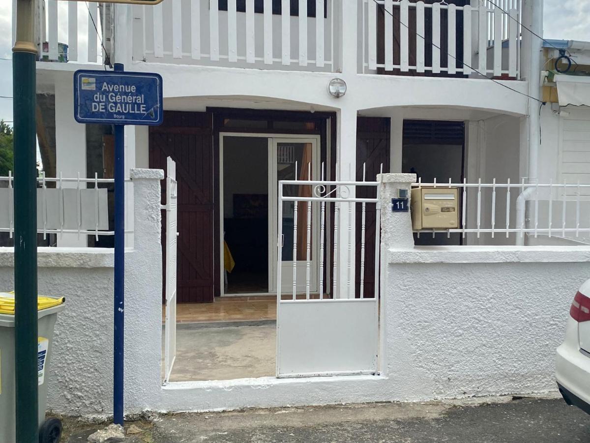 Appartement A Proximite De La Plage Du Bourg ! Sainte-Anne  Exteriér fotografie