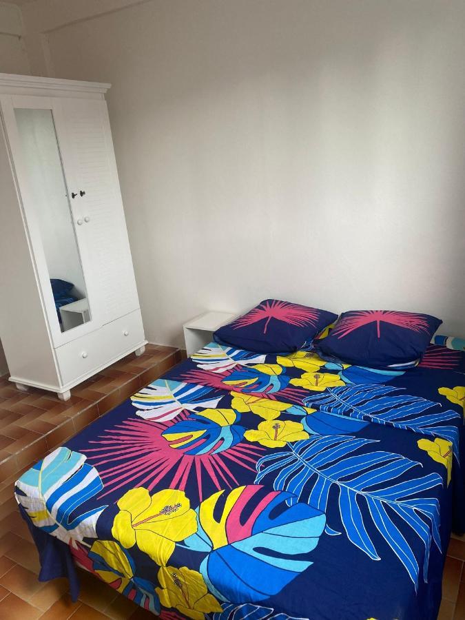 Appartement A Proximite De La Plage Du Bourg ! Sainte-Anne  Exteriér fotografie